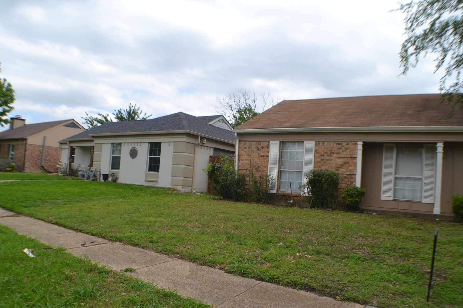 Dallas House: 1520 Pebblewood Dr