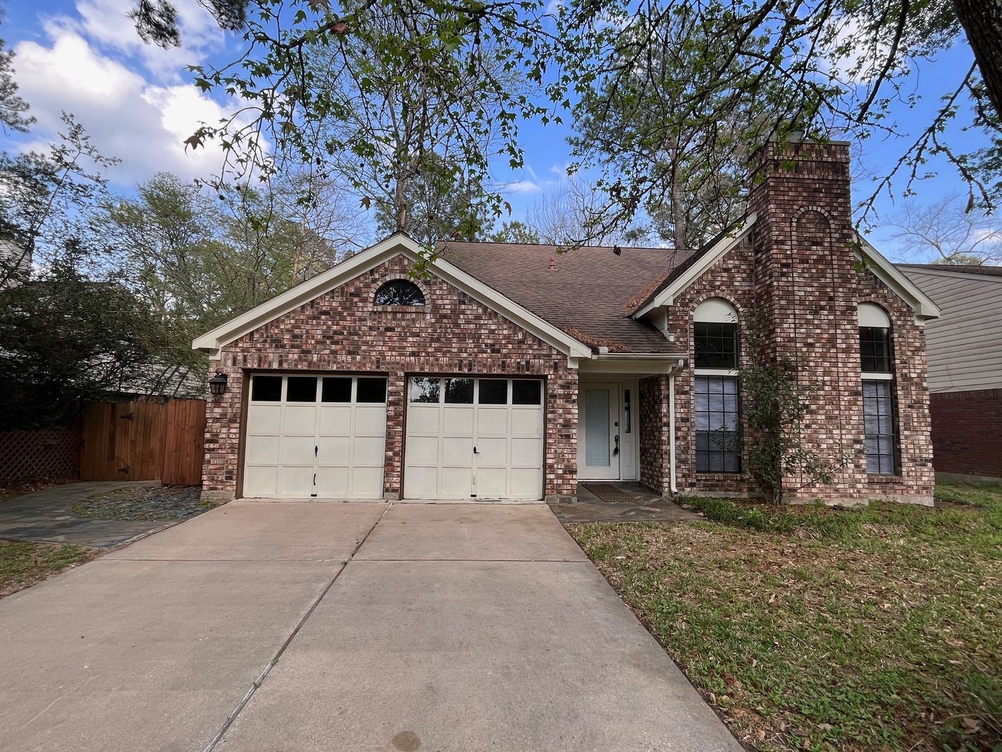 The Woodlands House: 88 W Rainbow Ridge Cir