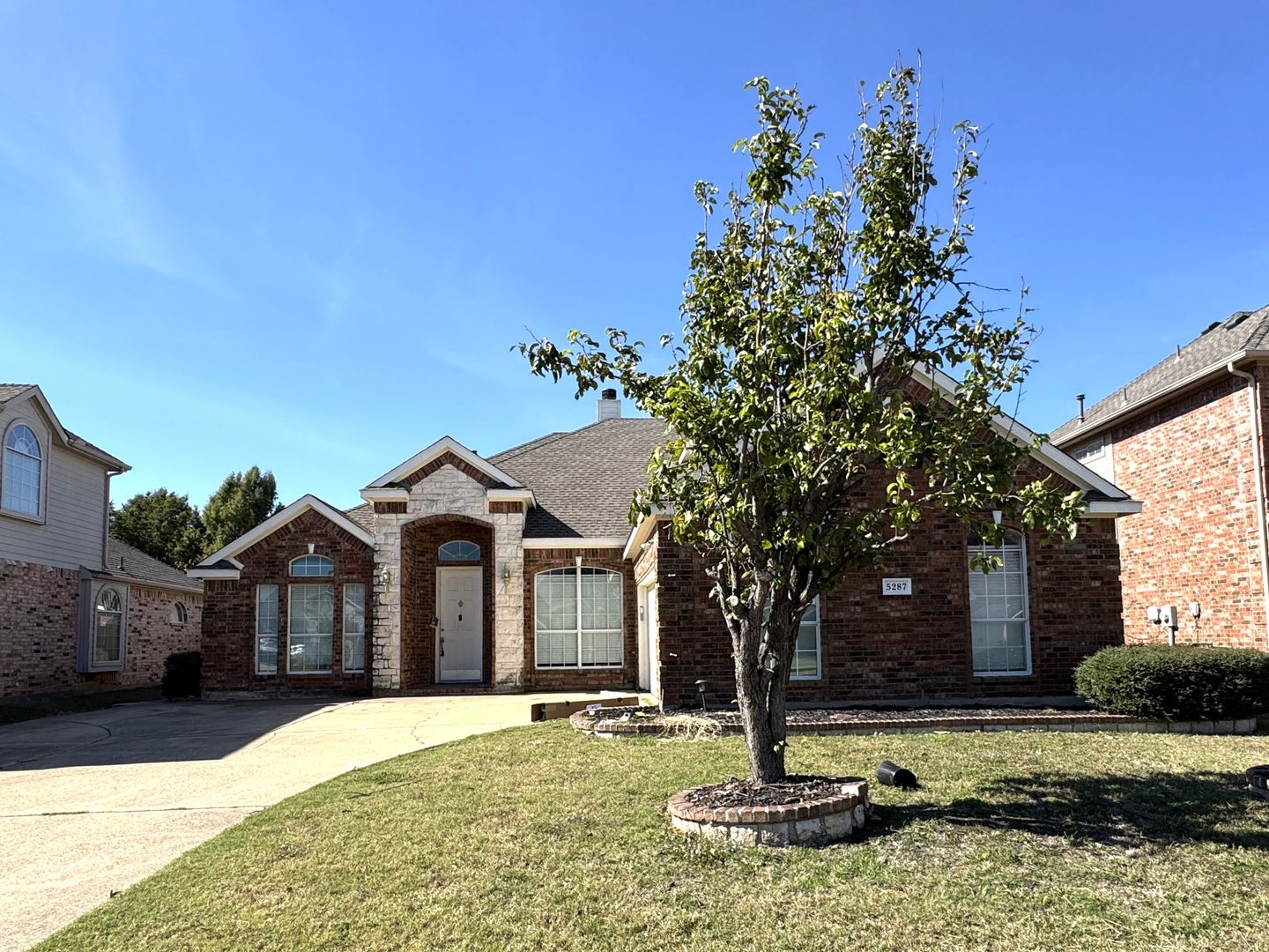 Grand Prairie House: 5287 West Cove Way