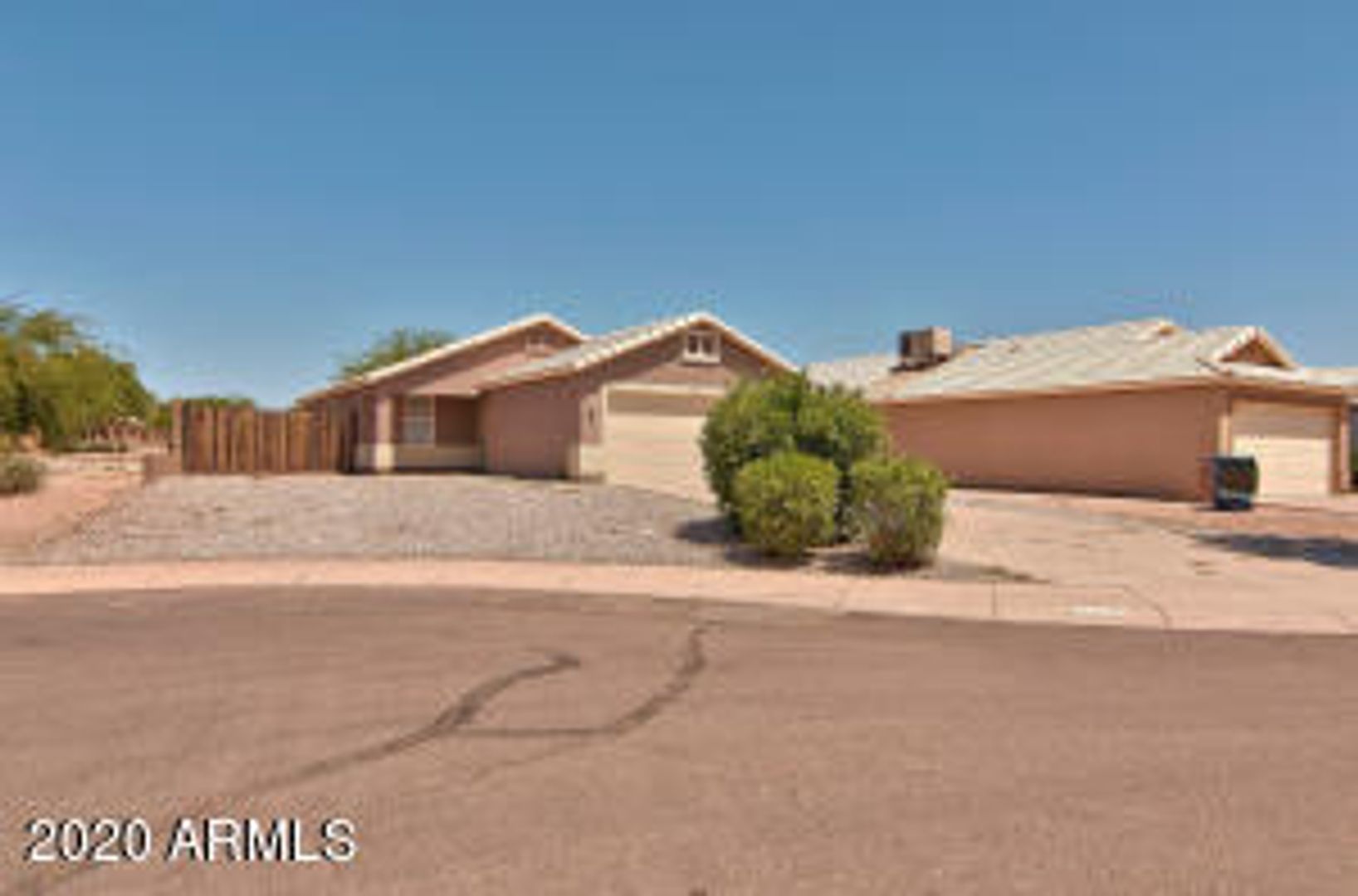 Apache Junction House: 2080 W 20th Ave