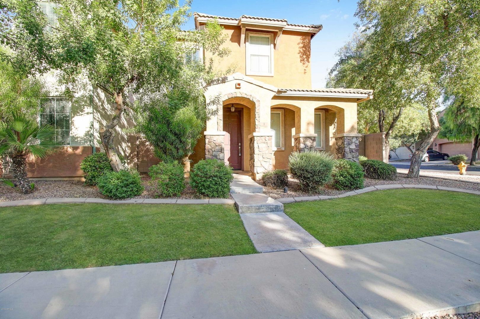 Tolleson House: 1 N 88th Dr