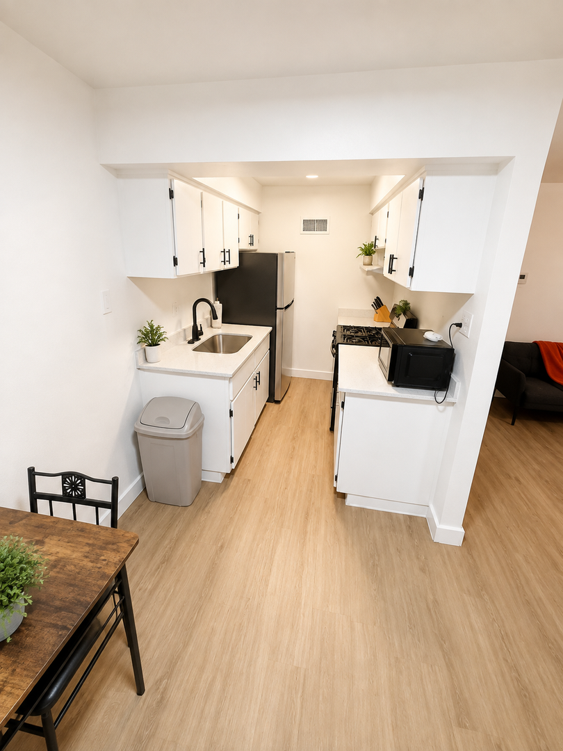 Phoenix Apartment: 302 E Monte Vista Rd C4