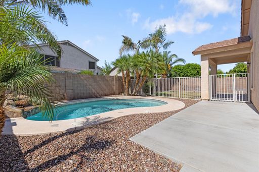 Listing photo thumbnail