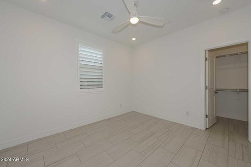 Listing photo thumbnail