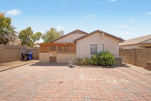 Listing photo thumbnail