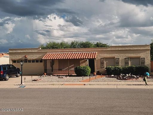 101 W Calle Montana Jack, Green Valley, AZ 85614