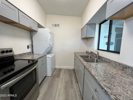 Listing photo thumbnail