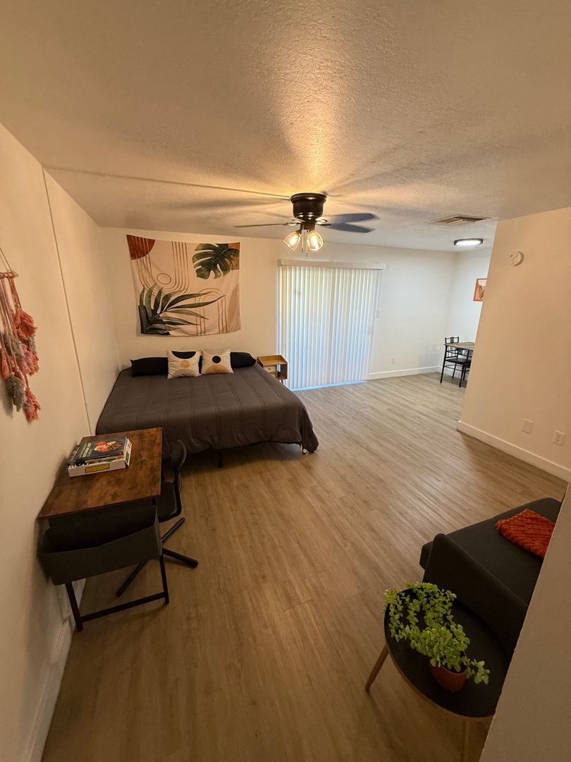 Phoenix Apartment: 302 E Monte Vista Rd A4
