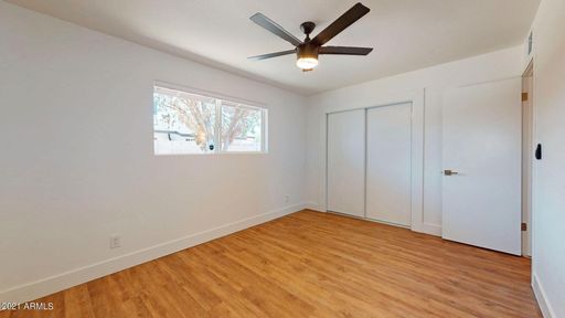Listing photo thumbnail