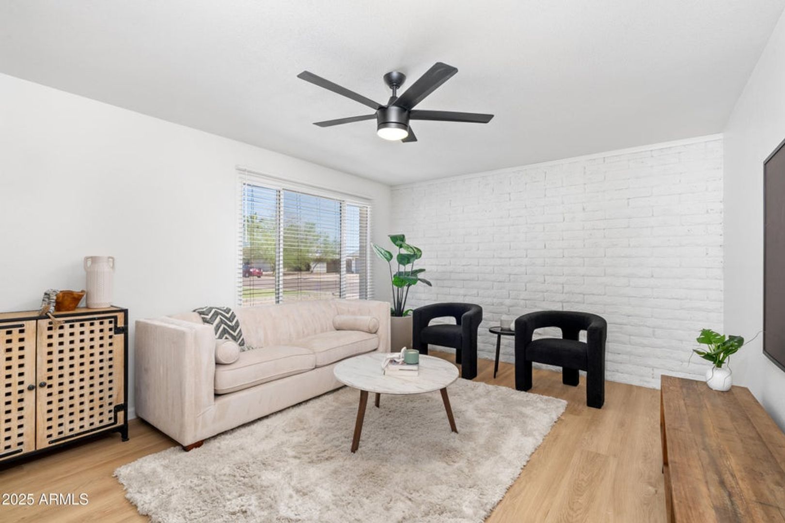 Tempe House: 414 W Santa Cruz Dr
