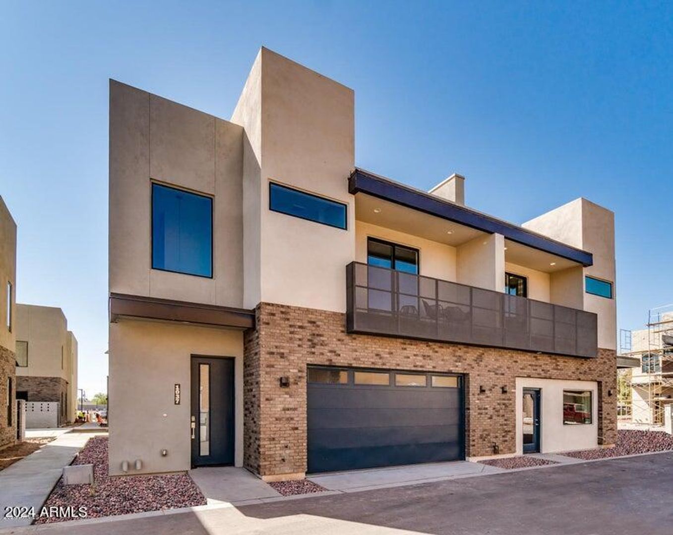 Tempe House: 901 S Smith Rd #1042