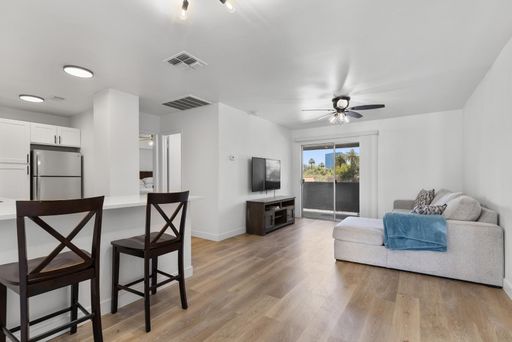 302 E Monte Vista Rd A18, Phoenix, AZ 85004