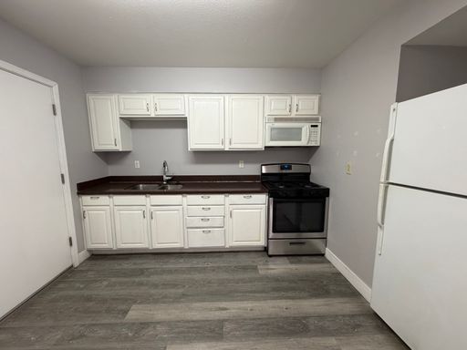 Listing photo thumbnail