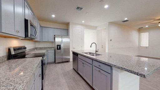 Listing photo thumbnail