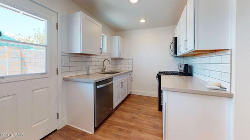 Listing photo thumbnail