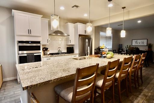 Beautiful 3 bedroom single level home! – photo 1