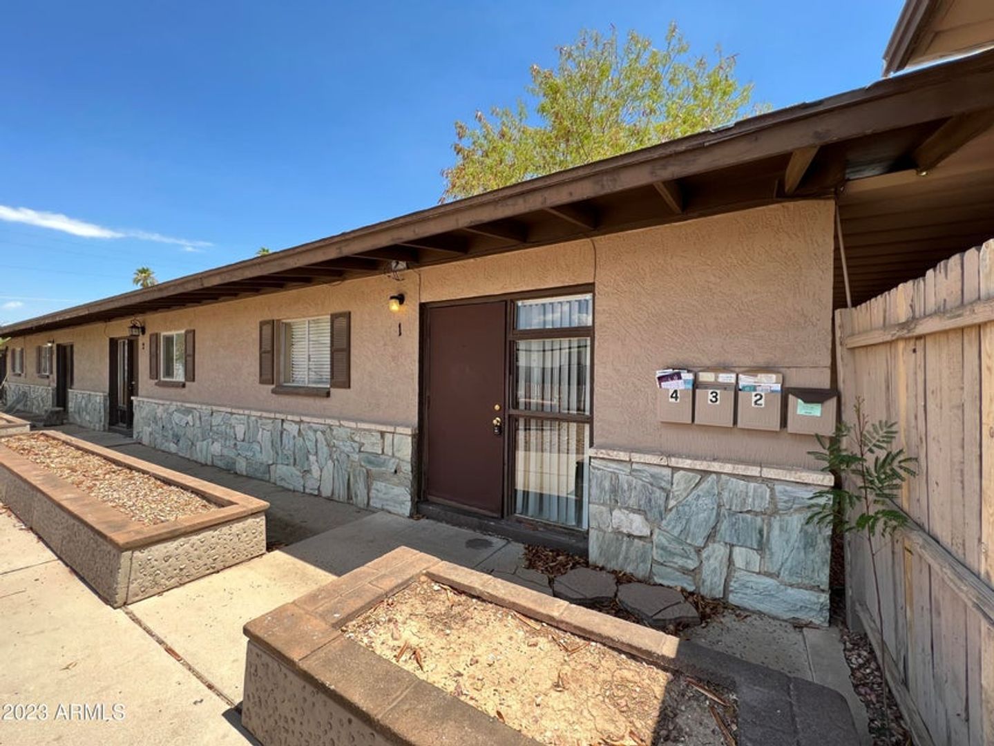 Mesa House: 26 W 6th Pl #3