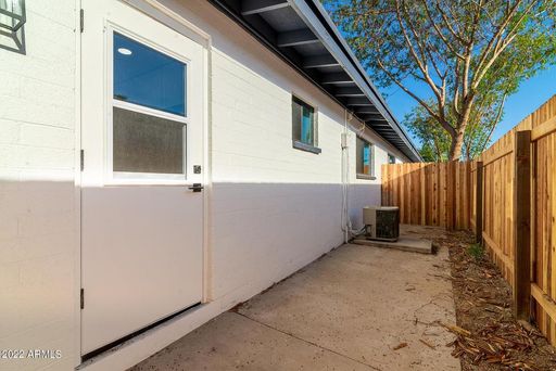 Listing photo thumbnail