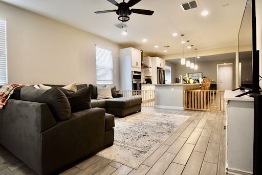 Listing photo thumbnail