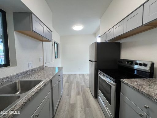 Listing photo thumbnail