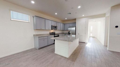 Listing photo thumbnail