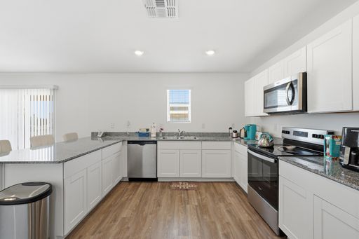 Listing photo thumbnail