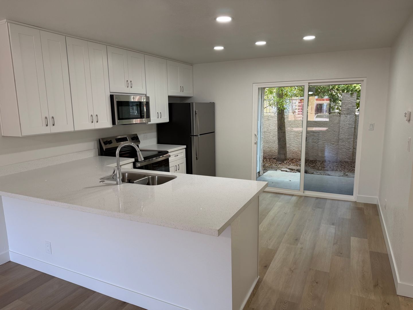 Tempe Condo: 510 W University Dr #118