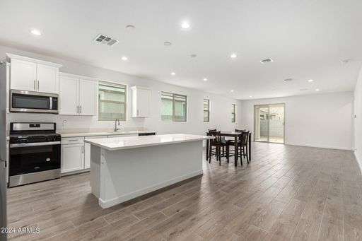 Listing photo thumbnail