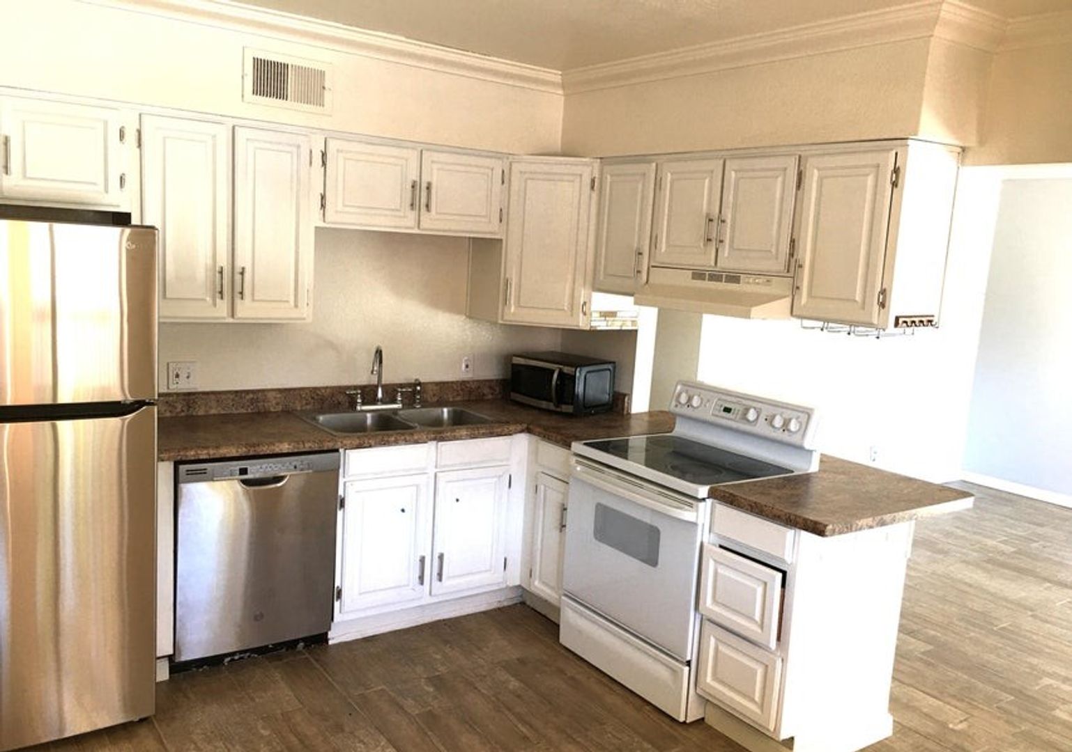Tempe Townhome: 510 W University Dr #217
