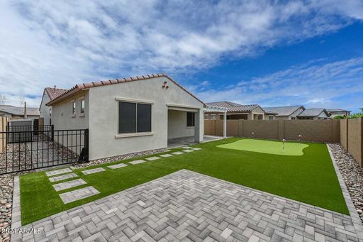 Listing photo thumbnail