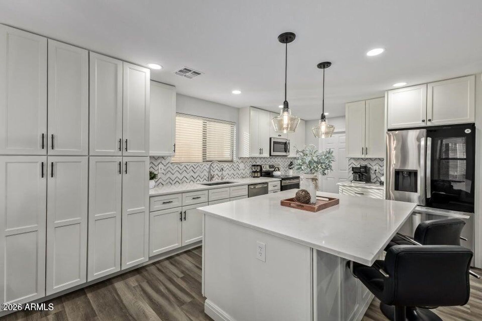 Peoria House: 10617 W Daley Ln