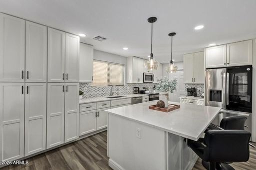 10617 W Daley Ln, Peoria, AZ 85383