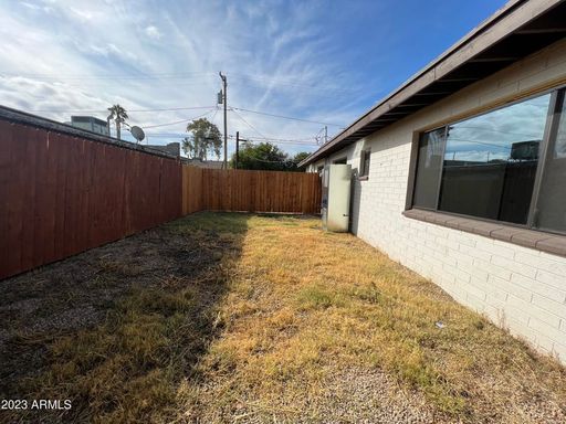 Listing photo thumbnail