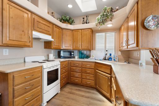 Listing photo thumbnail