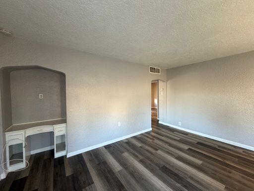 Listing photo thumbnail