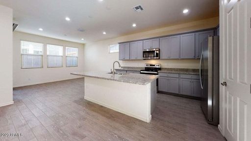 Listing photo thumbnail