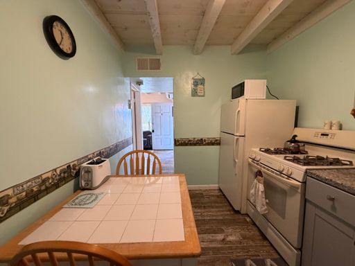 Listing photo thumbnail