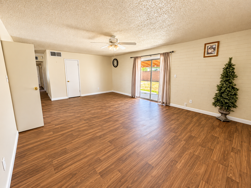 Listing photo thumbnail
