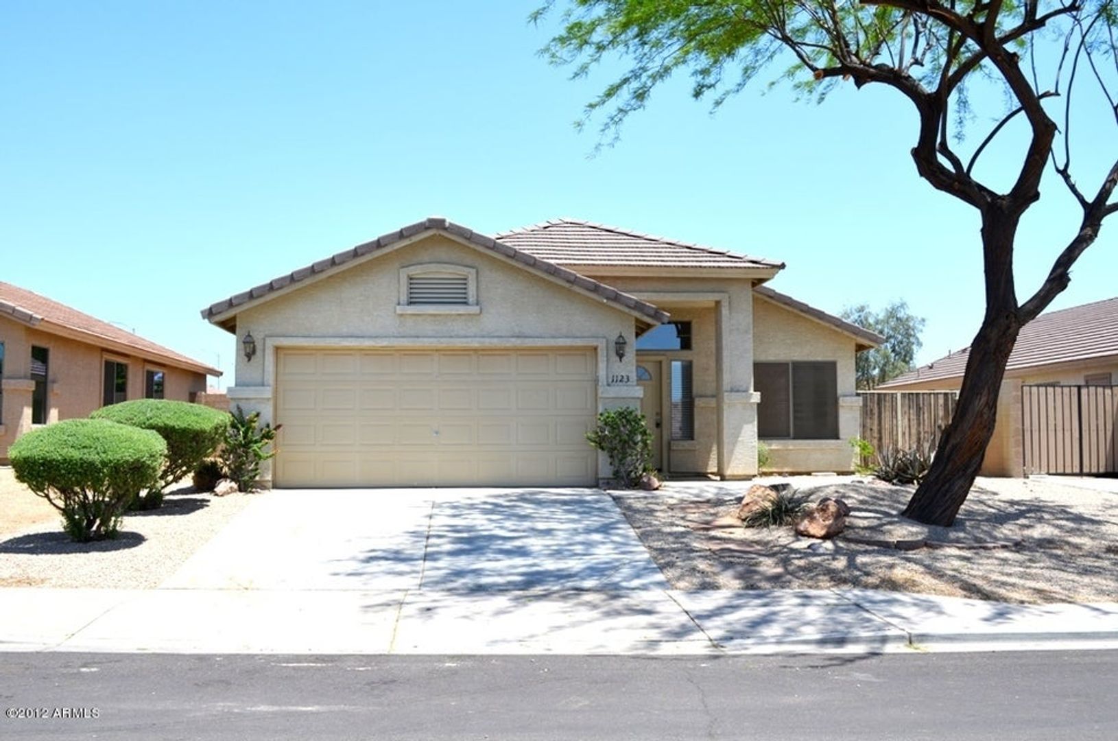 Mesa House: 1123 N 88th Pl