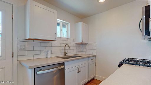 Listing photo thumbnail