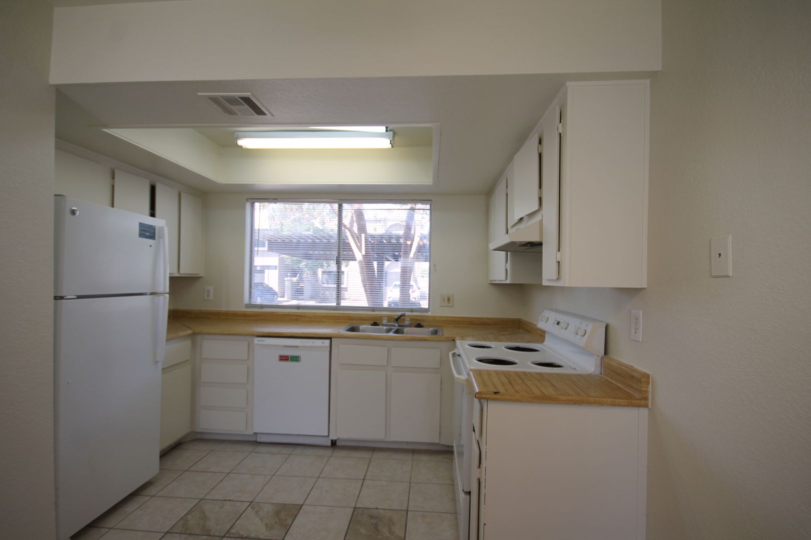 Phoenix Apartment: 10815 N. 15th Lane