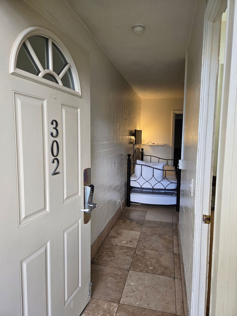 Honolulu Apartment: 240 Liliuokalani Ave