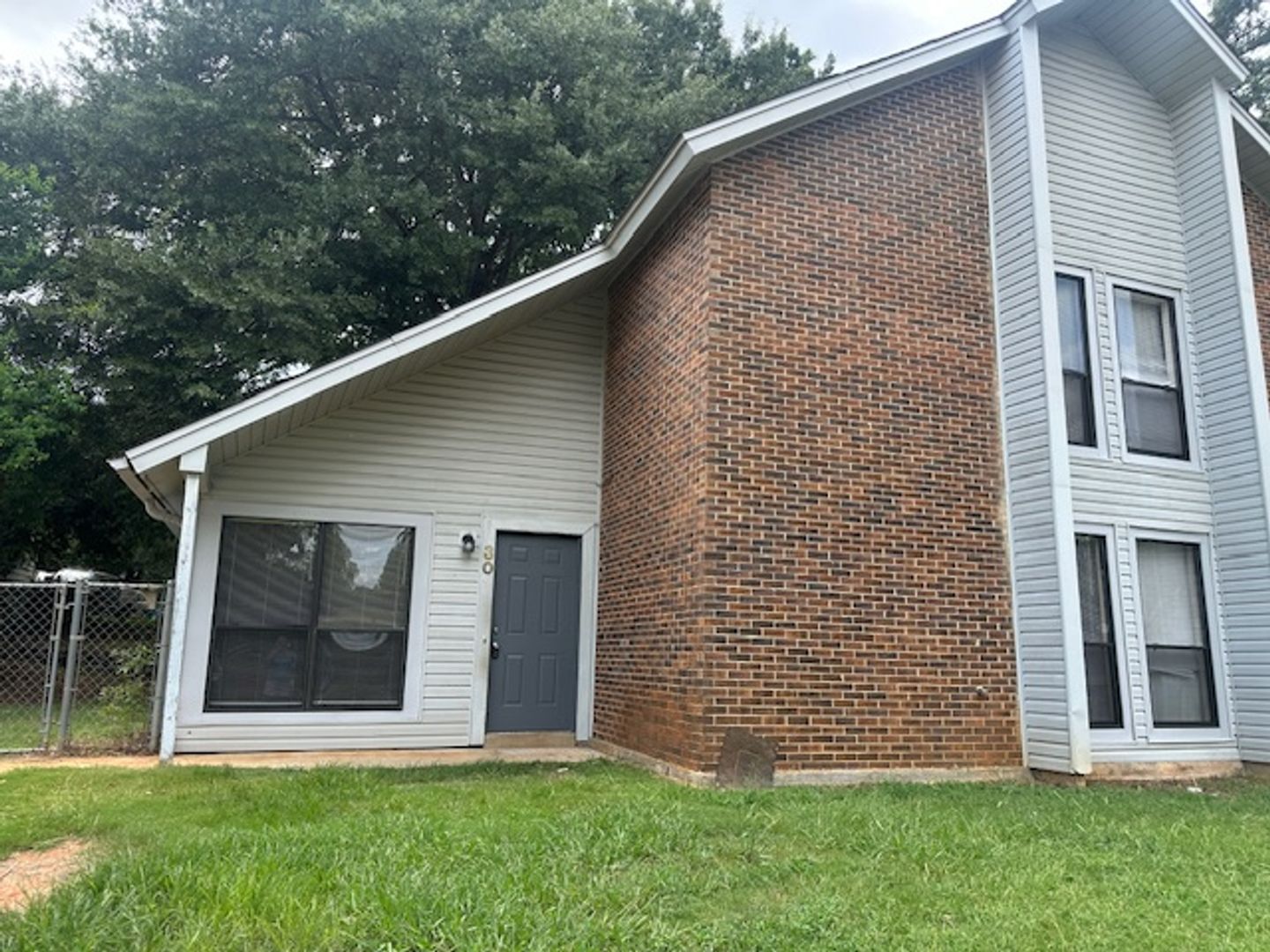 Millbrook Apartment: 30 Rosewood Court