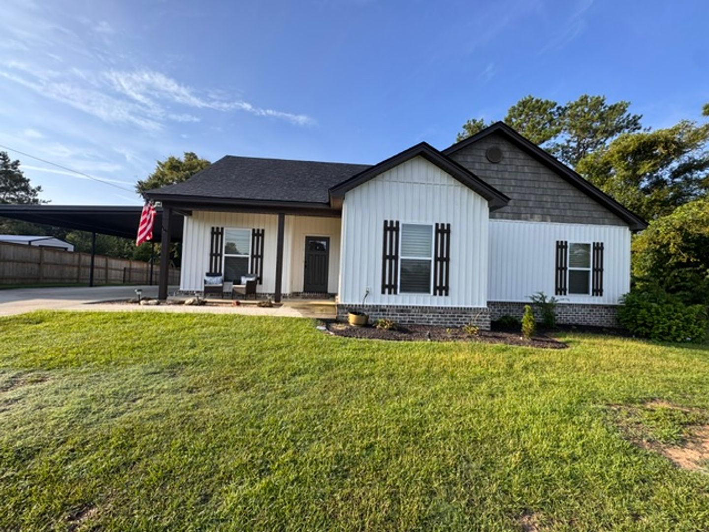 Wetumpka House: 10 Shadow Wood Lane