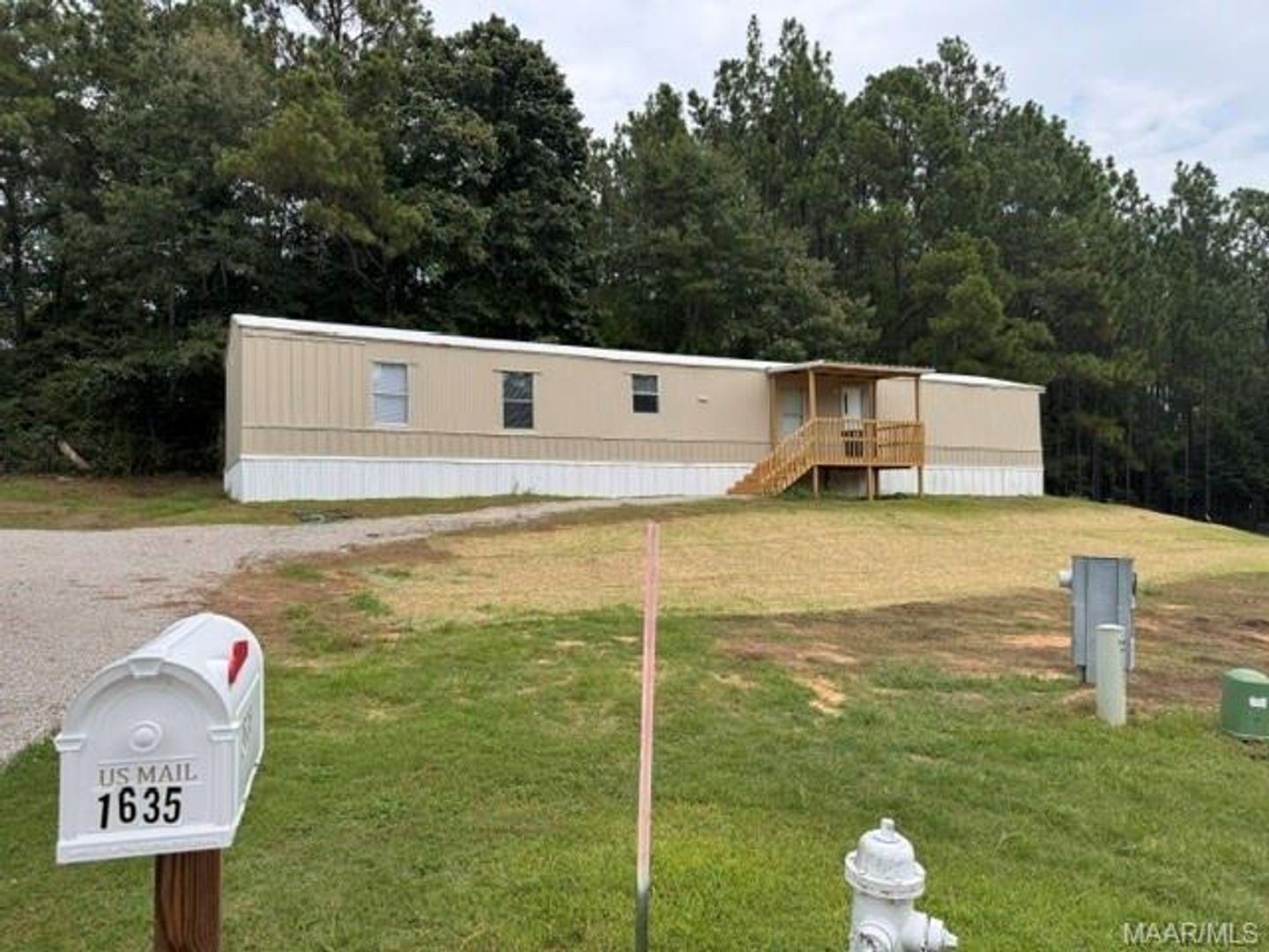 Prattville House: 1635 Pine Lake Drive