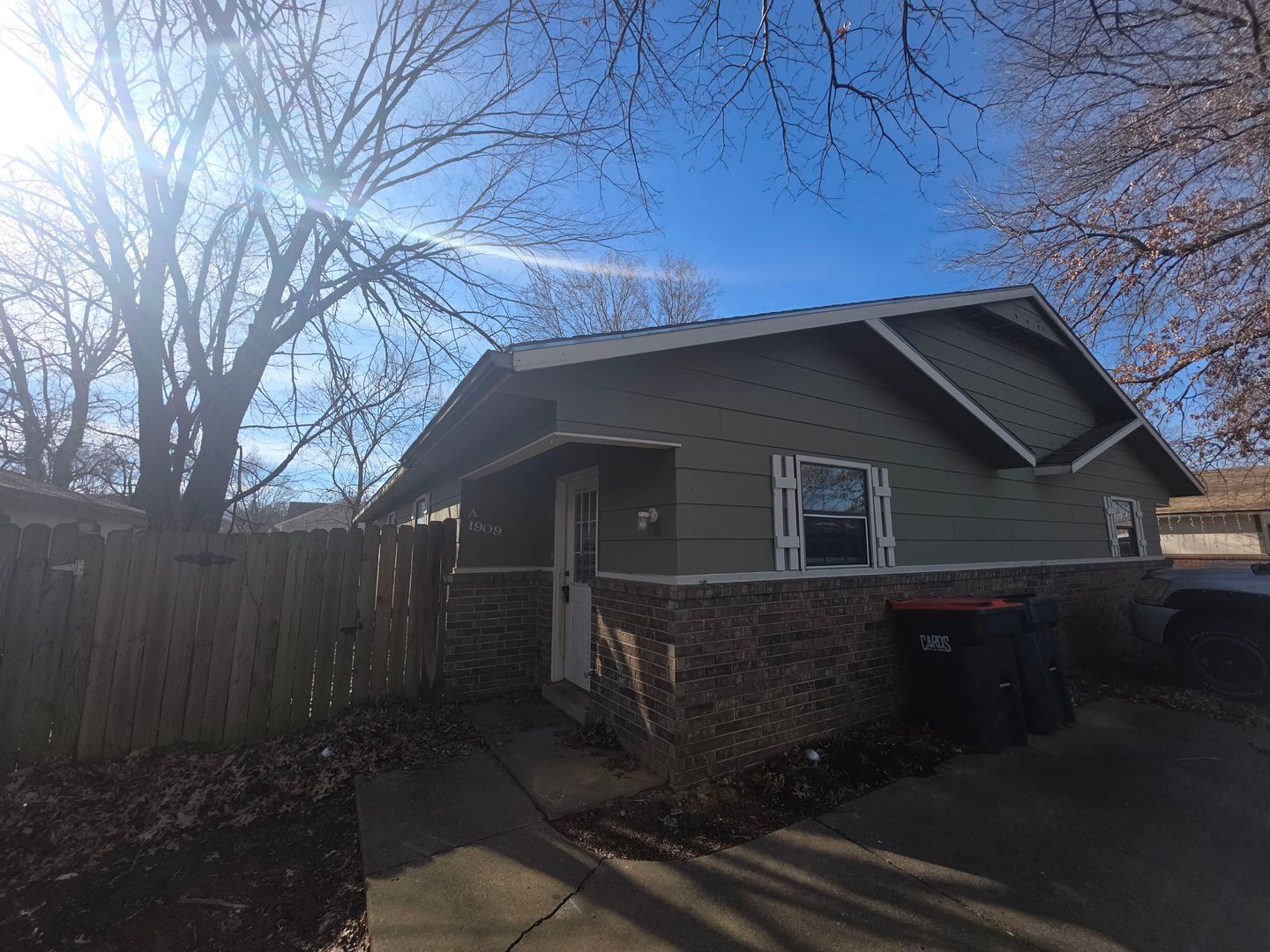 Springdale Apartment: 1909 Cypress Place