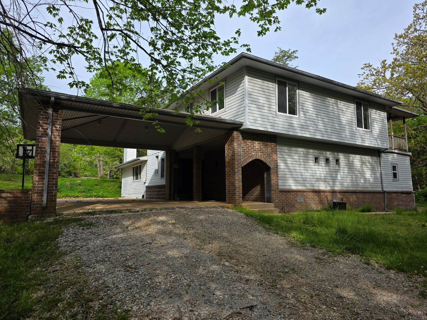 Fayetteville House: 3169 N. Oakland Zion Place