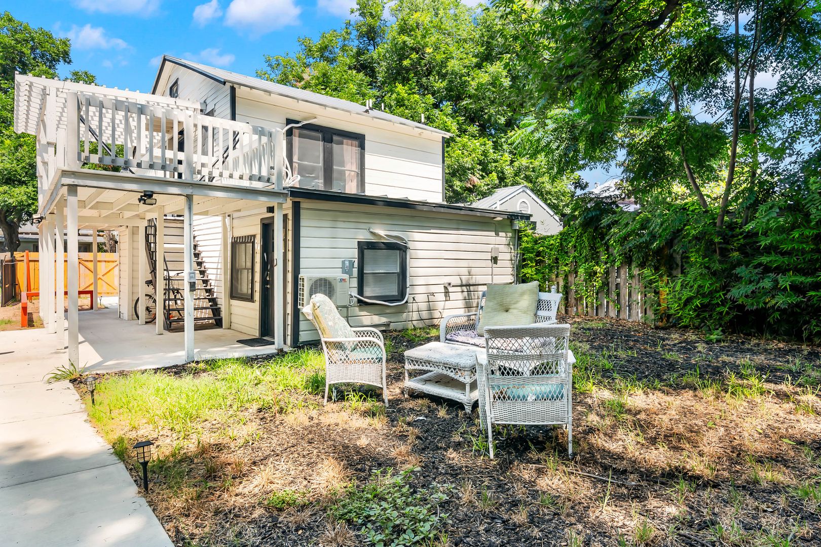 San Antonio House: 627 E Guenther unit 2201