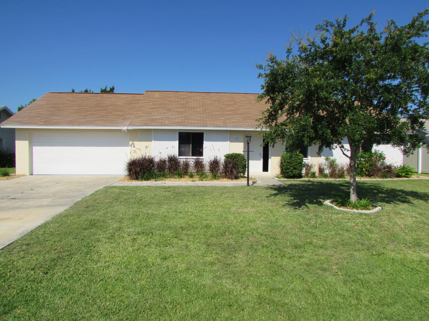 Palm Coast House: 18 Cloverdale Court S