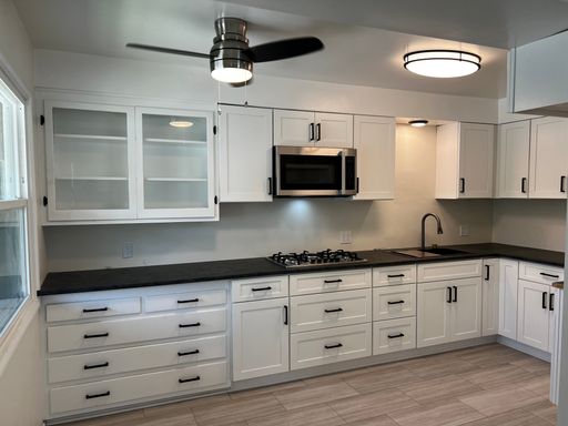 1 Bedroom 1 Bath Completely Remodeled Apartment in the Heart of Uptown Whittier – photo 1